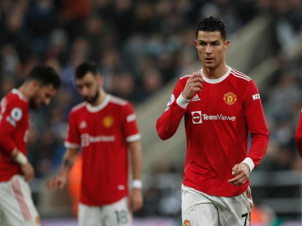 Mối quan hệ "cơm không lành canh không ngọt" của Ronaldo với các đồng đội đang trở thành chủ đề bàn tán của nhiều người