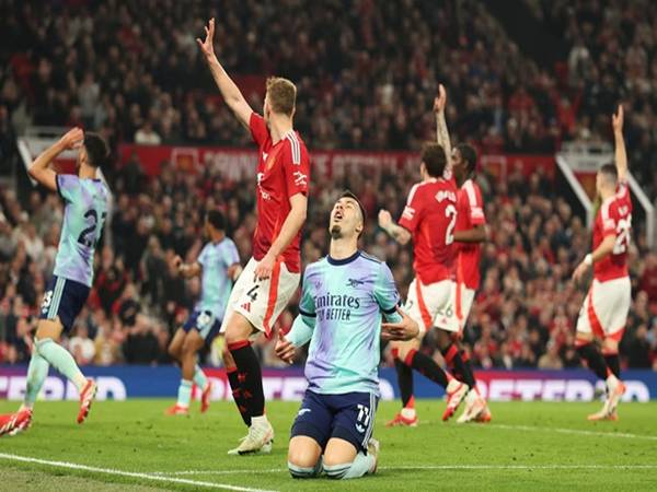 Phát nản với Arsenal