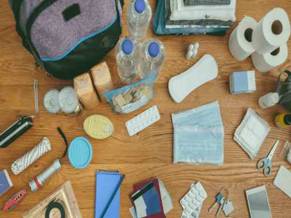 Các trang phục và phụ kiện cần thiết khác Các trang phục và phụ kiện cần thiết khác khi đi phượt