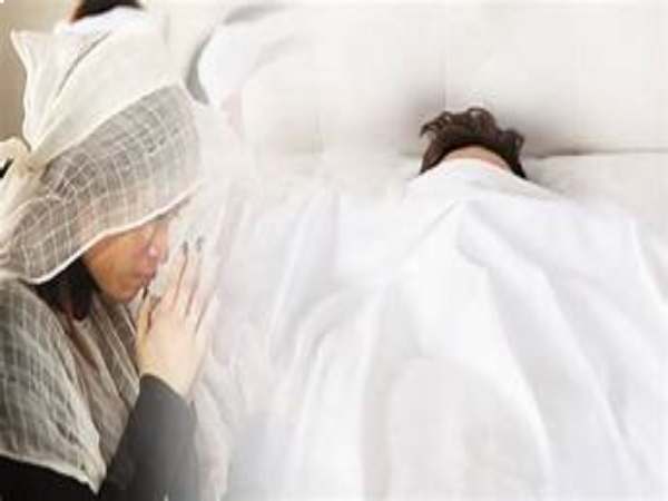 che mặt người chết giúp bảo vệ linh hồn khỏi sự quấy rối và tà khí.