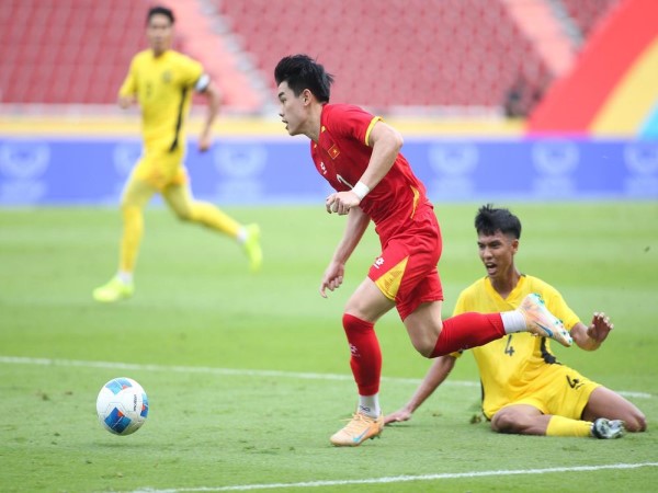 Đình Bắc và dấu ấn chiến thuật của HLV Kim Sang Sik Đình Bắc và dấu ấn chiến thuật của HLV Kim Sang Sik