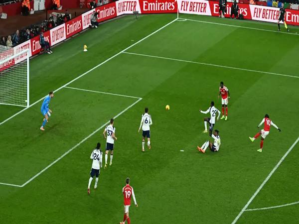 Bước ngoặt từ derby Bắc London