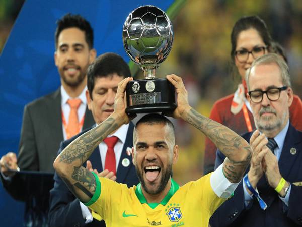 Hành trình sự nghiệp cấp CLB của cầu thủ Dani Alves